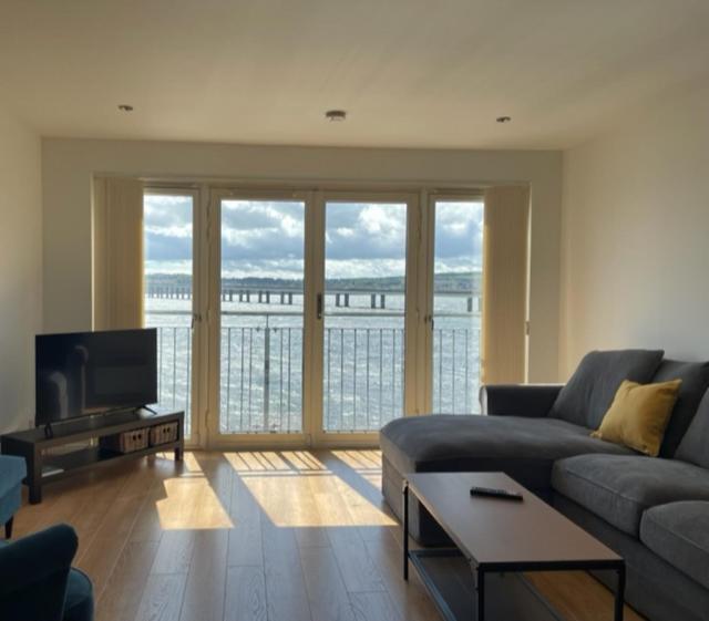 Lux Waterfront 2 Bed Apt, V&a 10min Walk, St Andrew's Golf 25min Drive * Dundee