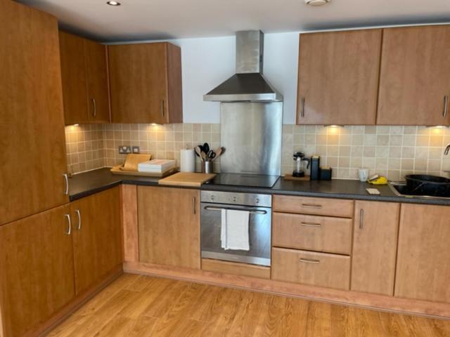 Lux Waterfront 2 Bed Apt, V&a 10min Walk, St Andrew's Golf 25min Drive * Dundee
