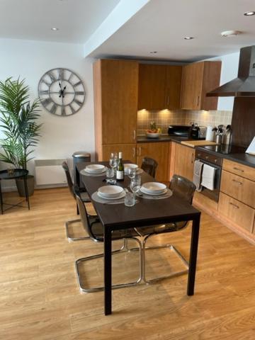 Lux Waterfront 2 Bed Apt, V&a 10min Walk, St Andrew's Golf 25min Drive Dundee